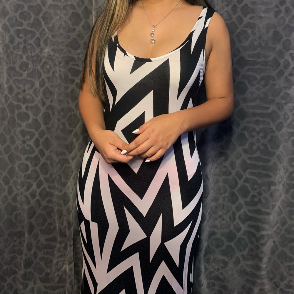 Long black and white summer dress